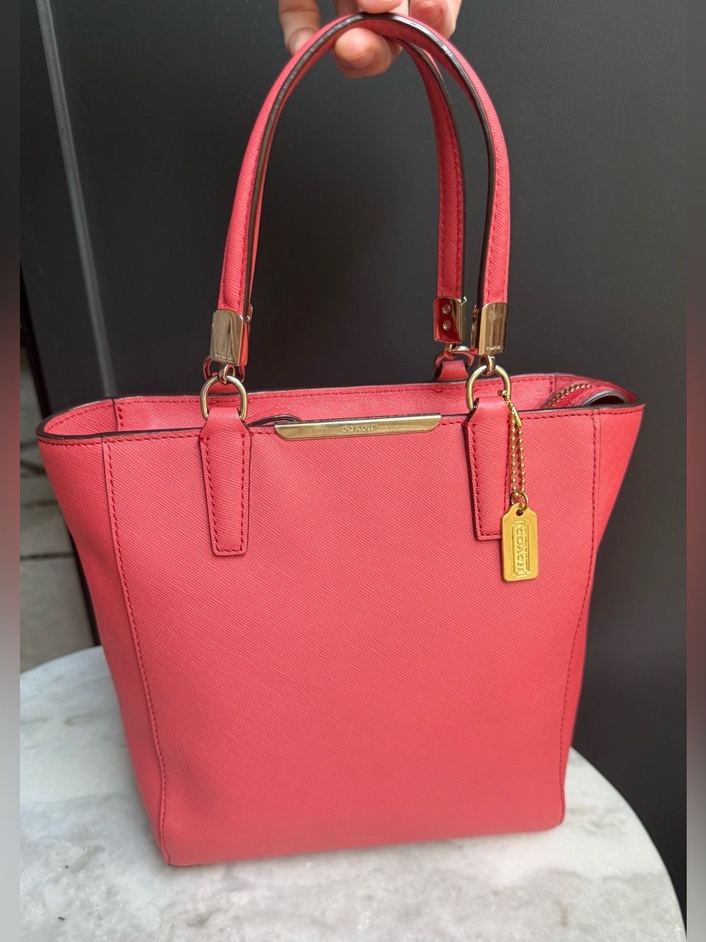 Coach Madison Saffiano
Leather Mini North
South Tote Bag Coral Pink
29001